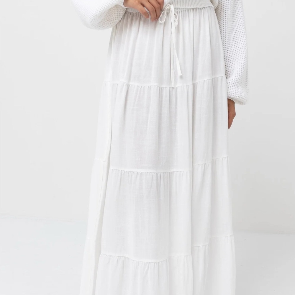 Elegant White Maxi Skirt